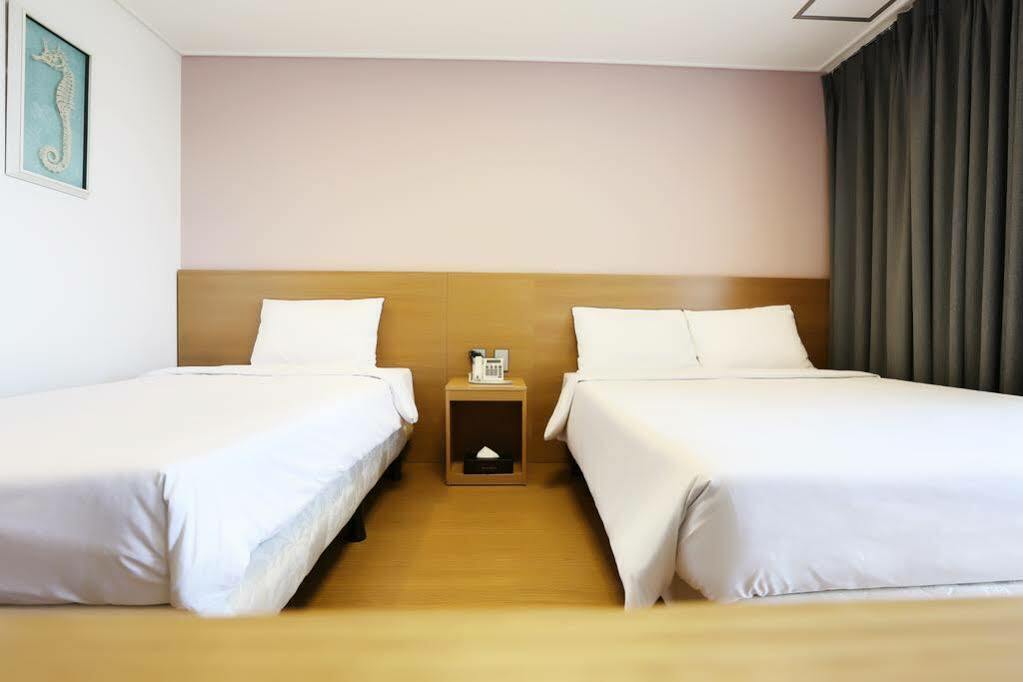 Sims Hotel Jeju Eksteriør billede